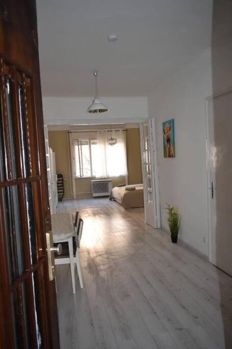 Kenyelmes Lakas Jo Helyen Apartment Budapest Exterior photo