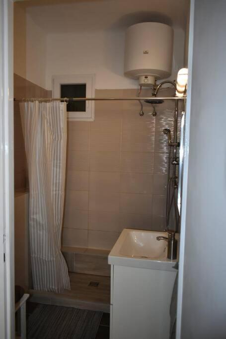 Kenyelmes Lakas Jo Helyen Apartment Budapest Exterior photo