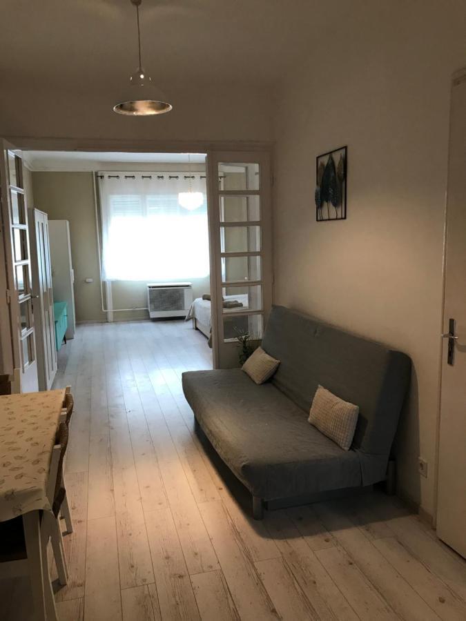 Kenyelmes Lakas Jo Helyen Apartment Budapest Exterior photo